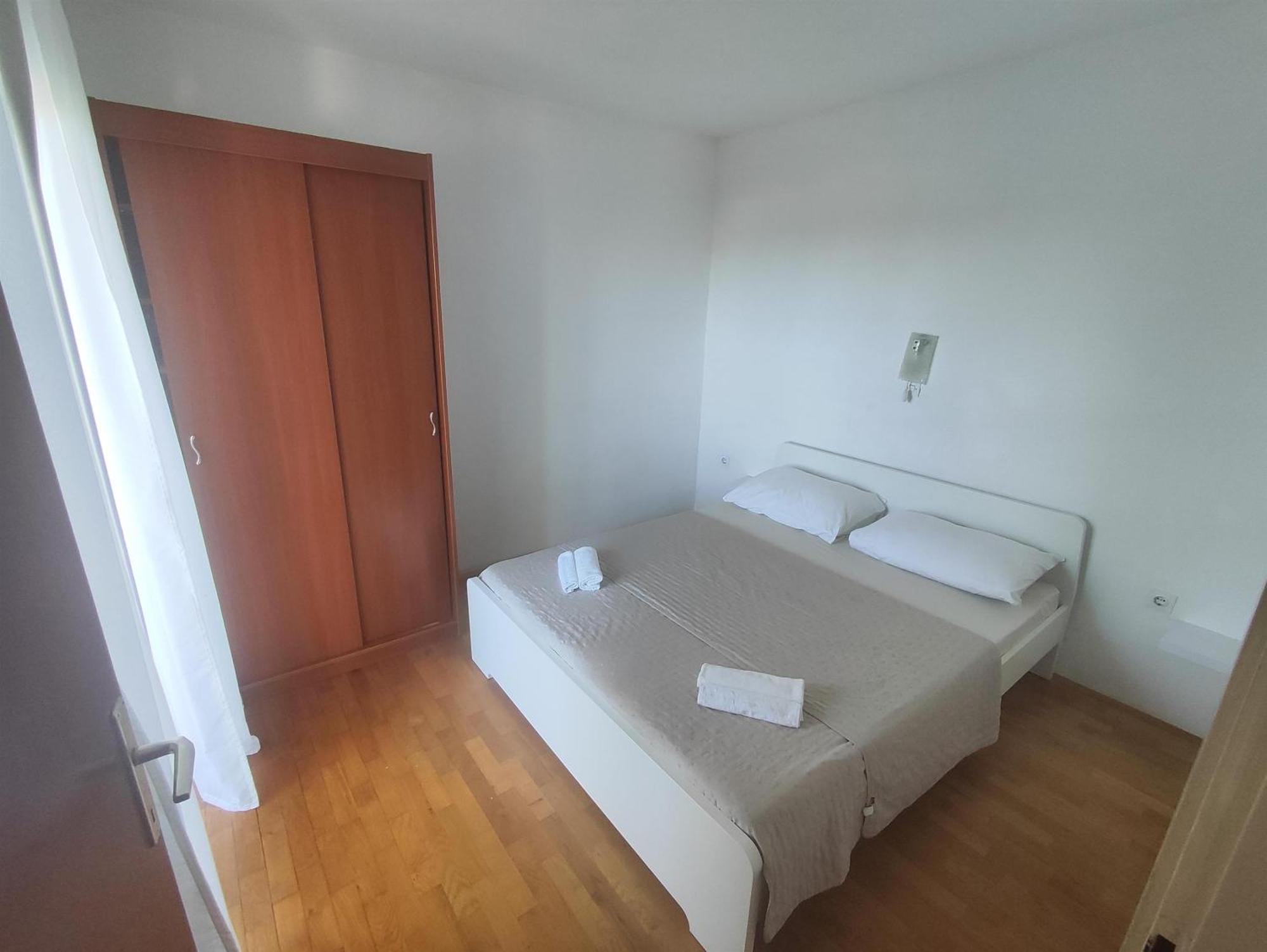 Apartments Sime โลปาร์ ภายนอก รูปภาพ