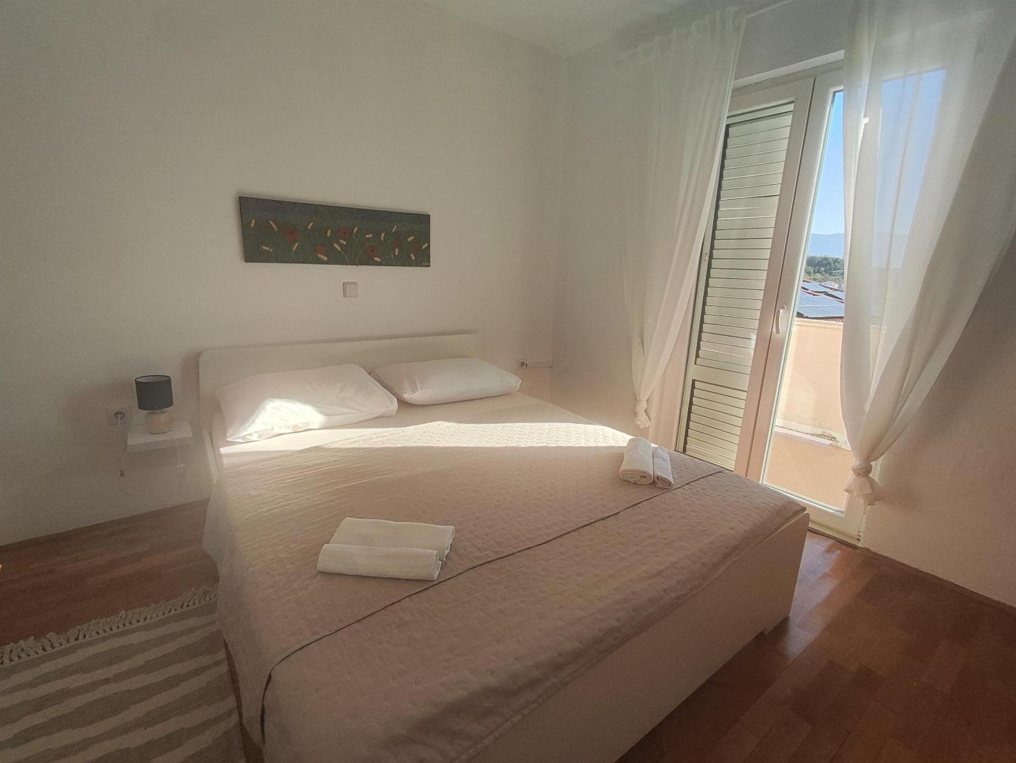 Apartments Sime โลปาร์ ภายนอก รูปภาพ
